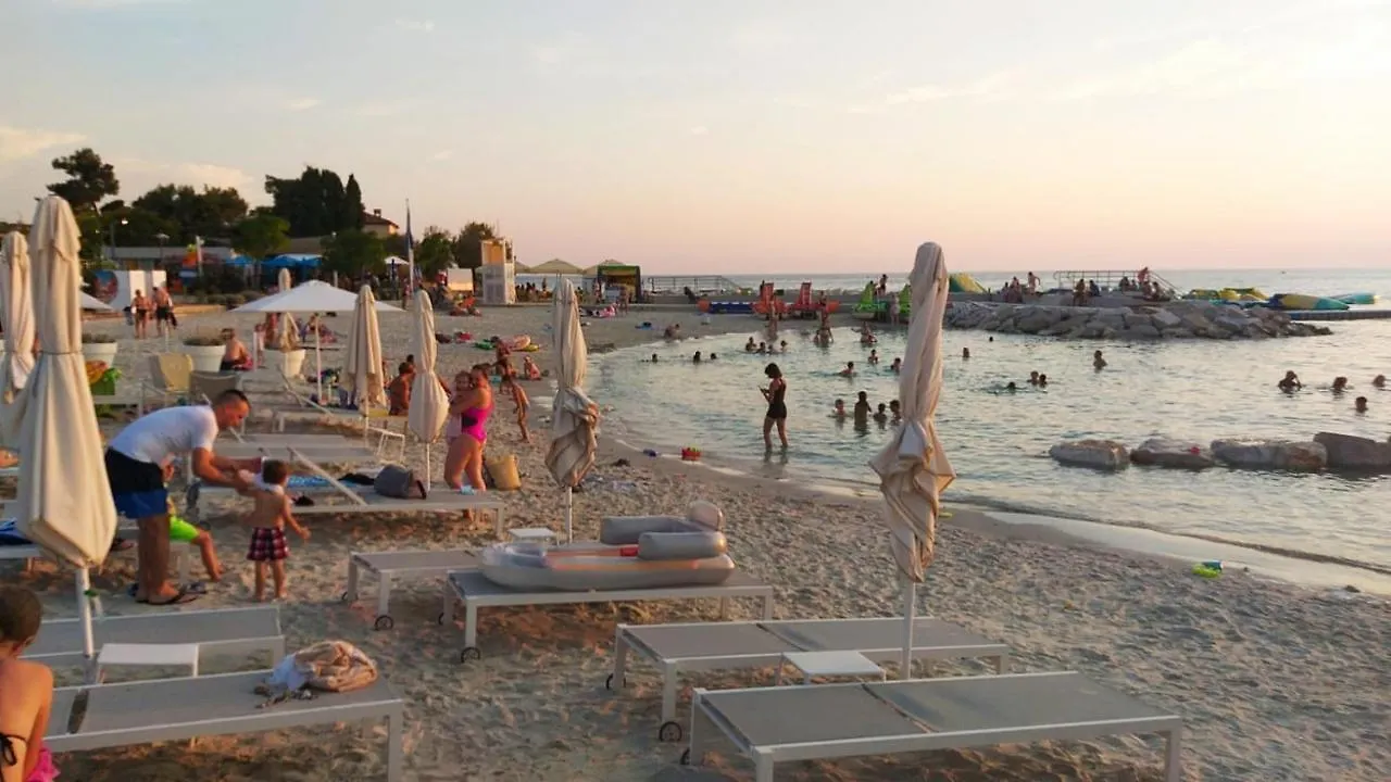 Apartments Ljubica بوريتش