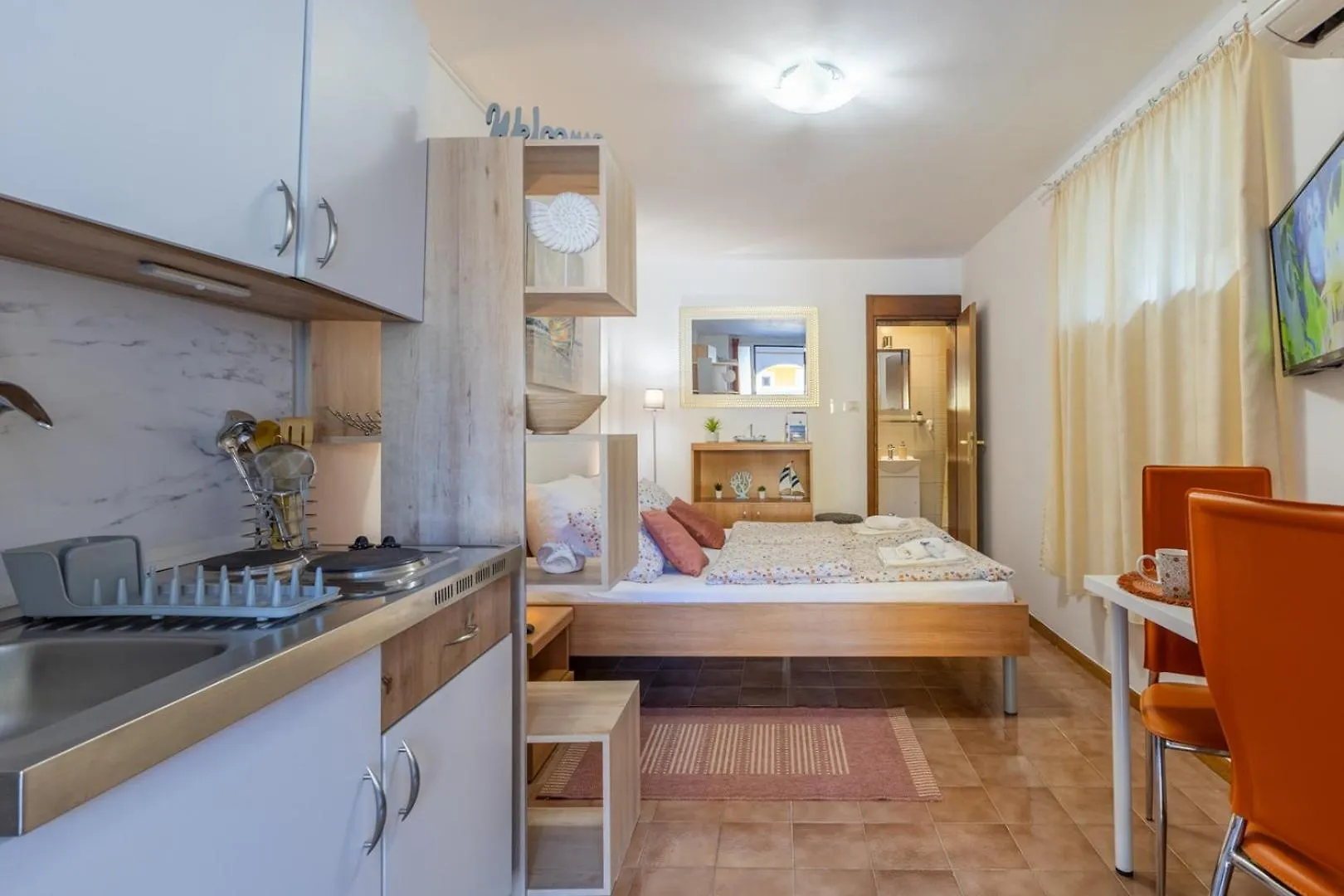 Apartments Ljubica بوريتش بيت ضيافة