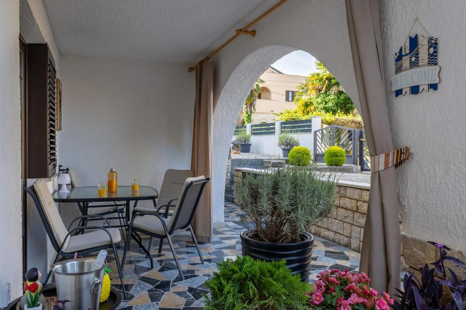 بيت ضيافة Apartments Ljubica بوريتش